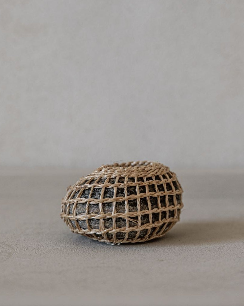 Fili, Weaved stone, 01