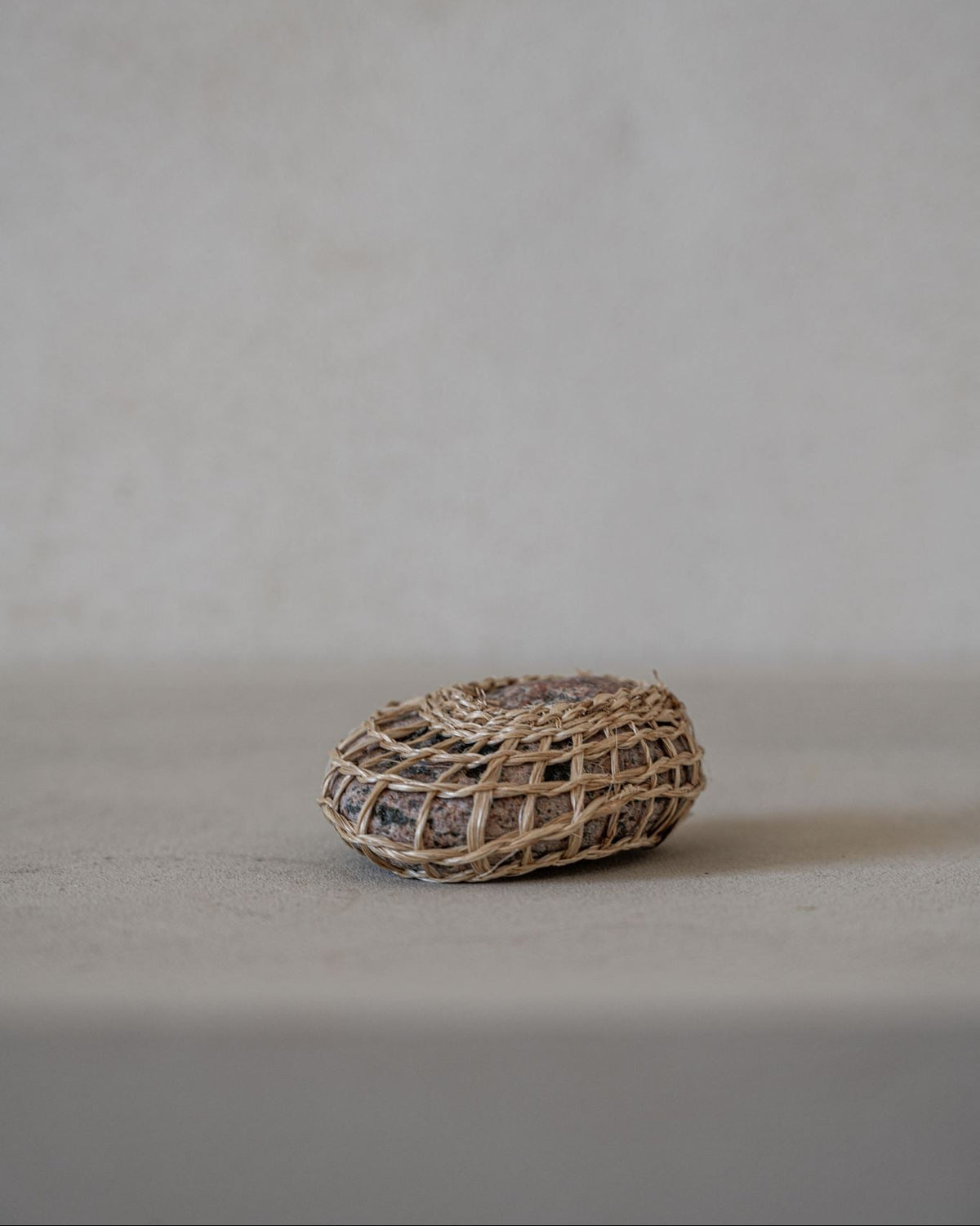 Fili, Weaved stone, 02