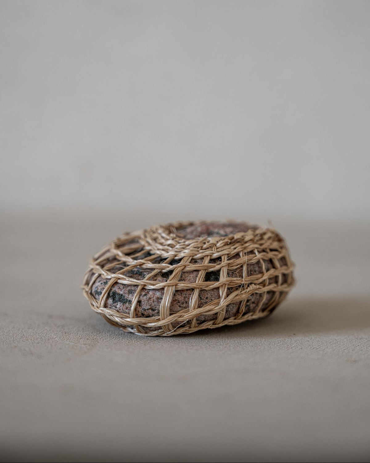 Fili, Weaved stone, 02