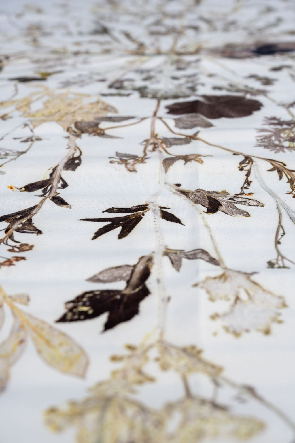VON LINNÉ, Table Linen, Center Piece, Pale Purple
