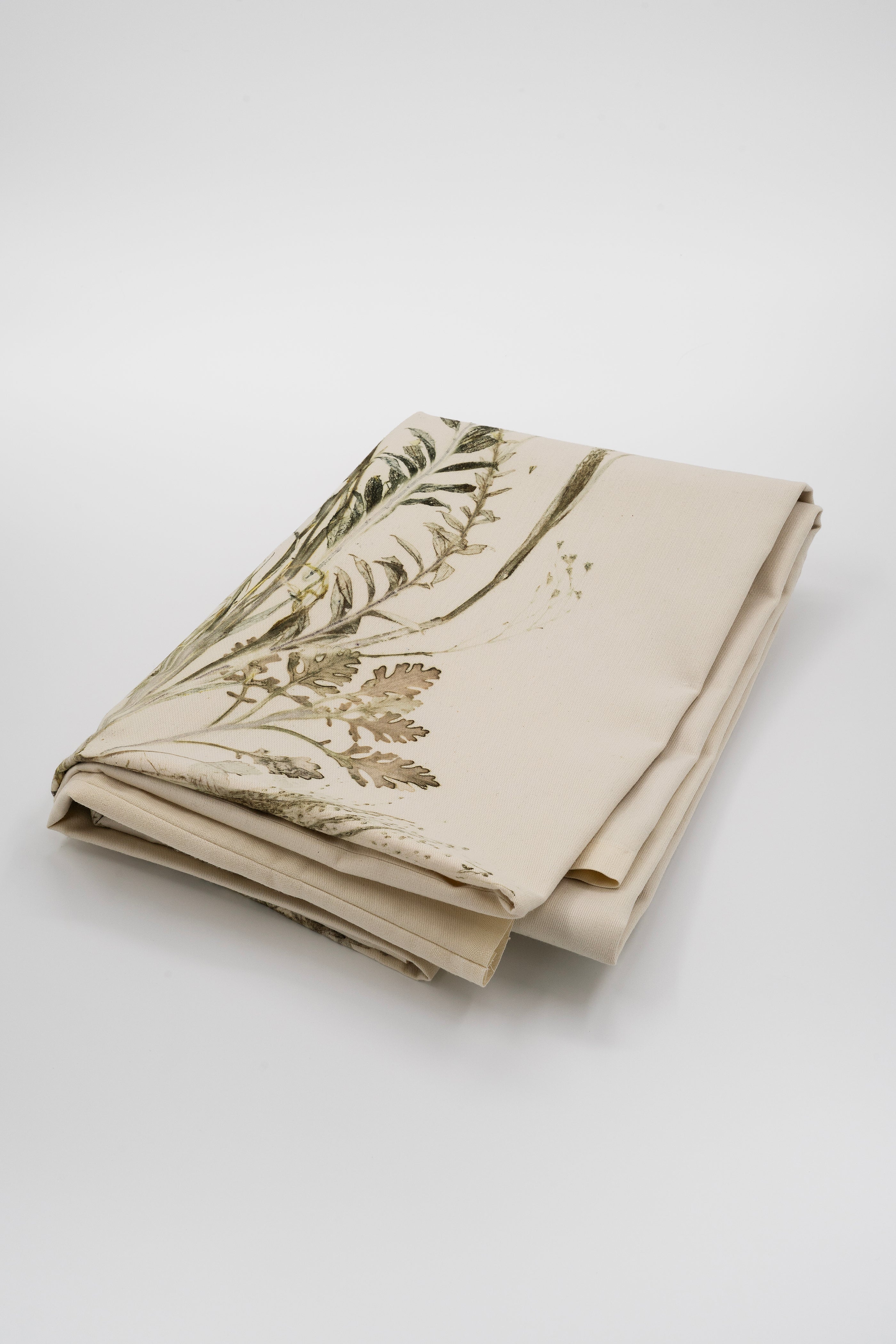 VON LINNÉ, Table Linen, Line of Leaves, Light Greyish, Large