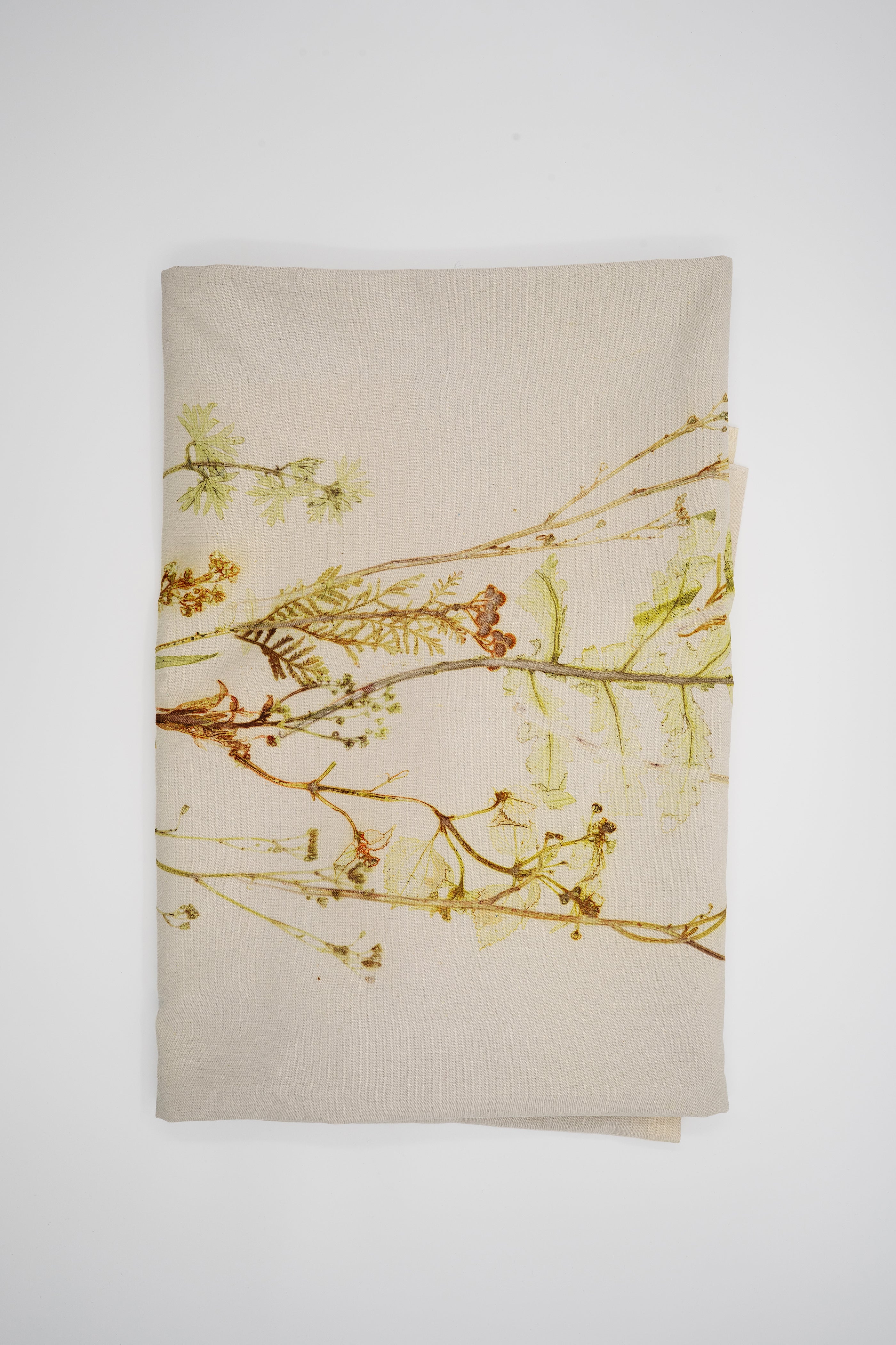 VON LINNÉ, Table Linen, Line of Leaves, Citrus Tones, Large