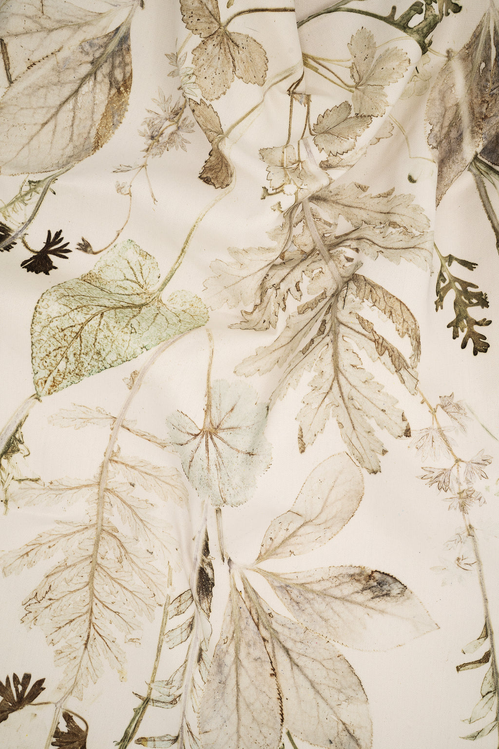 VON LINNÉ, Table Linen, Center Piece, Ghost Grey, Large