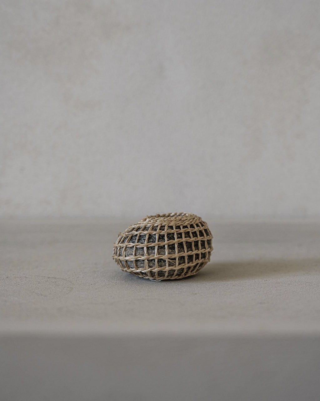 Fili, Weaved stone, 01