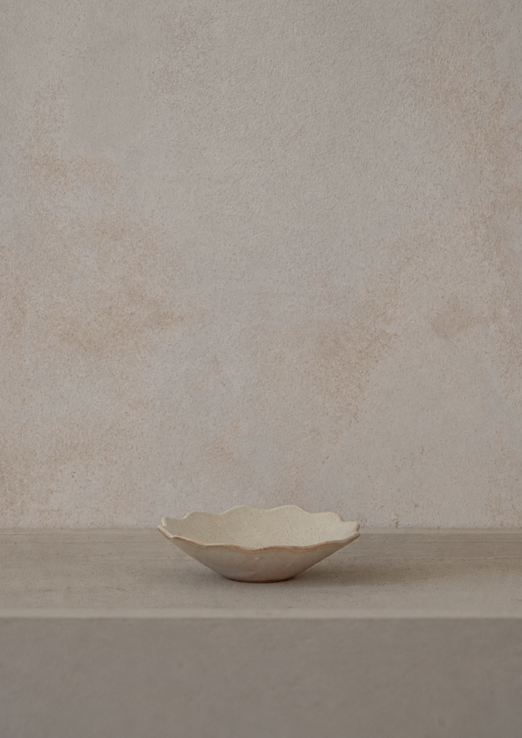 Roxy, Flower Bowl, Matte Gray