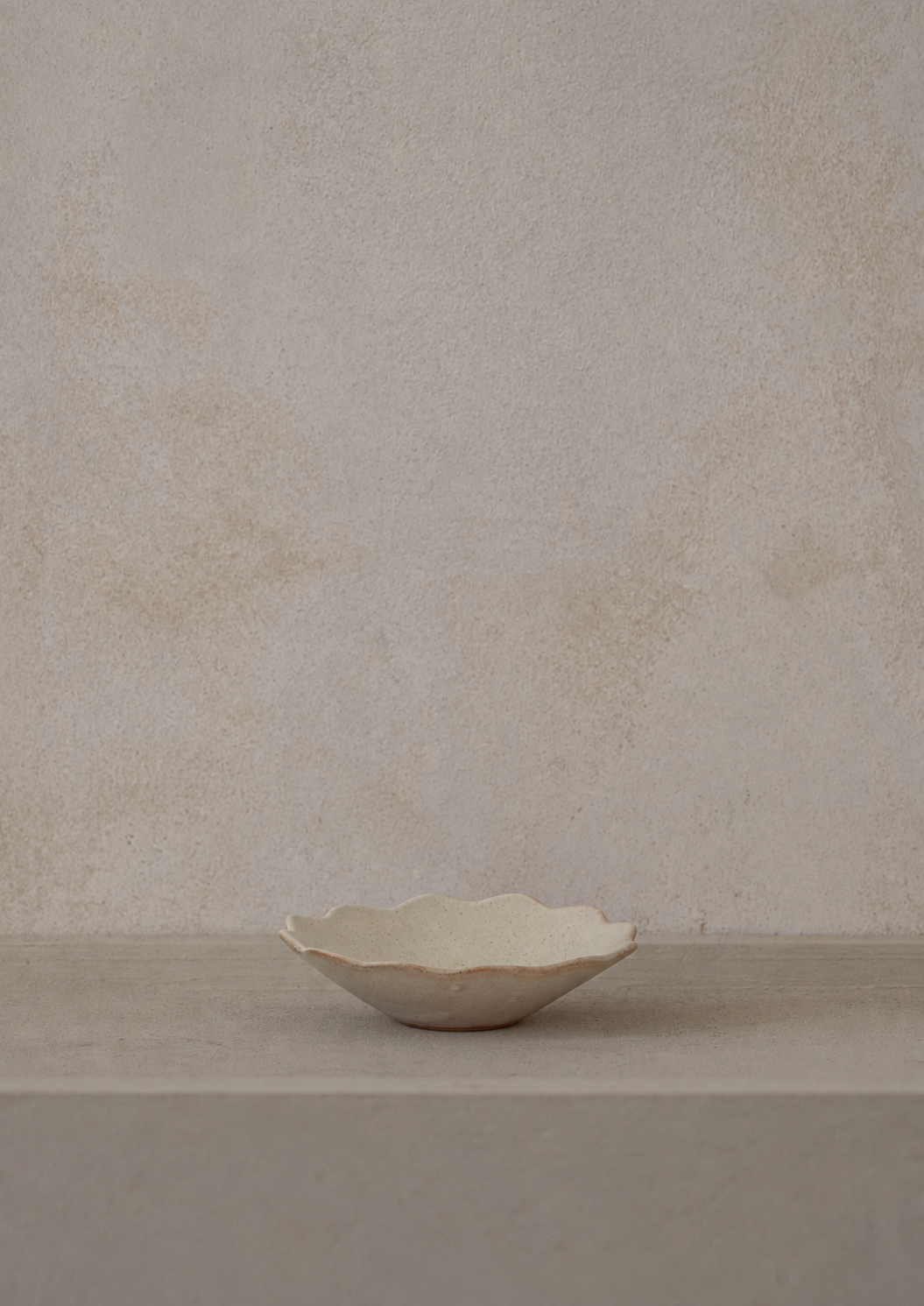 Roxy, Flower Bowl, Matte Gray