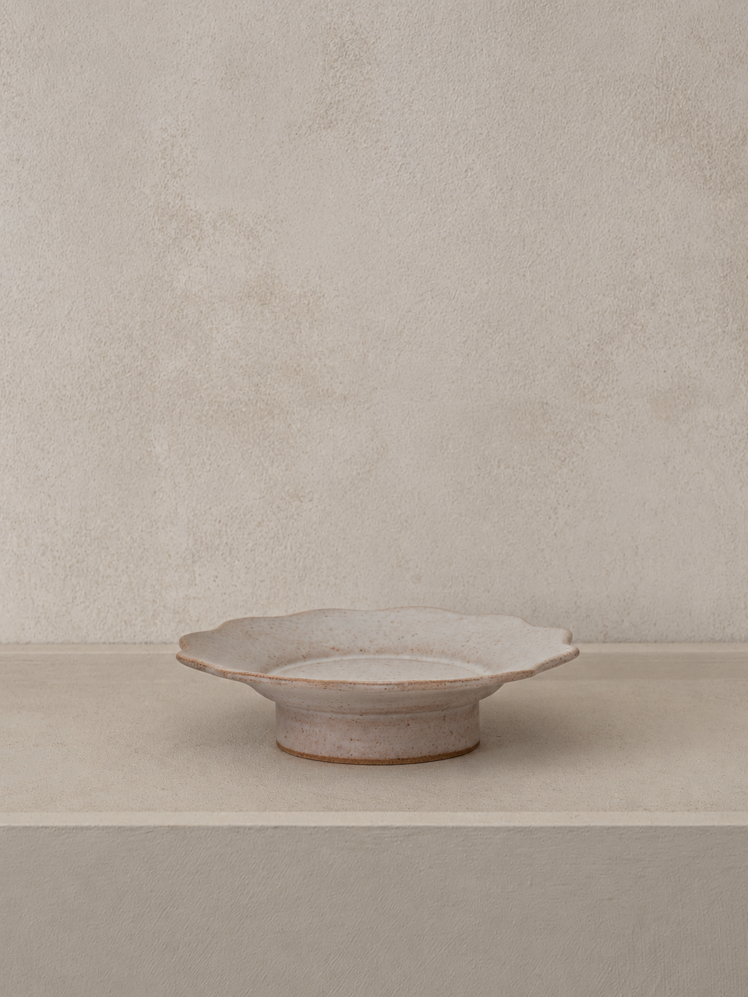 Roxy, Flower Piedestal, Low, Matte Grey