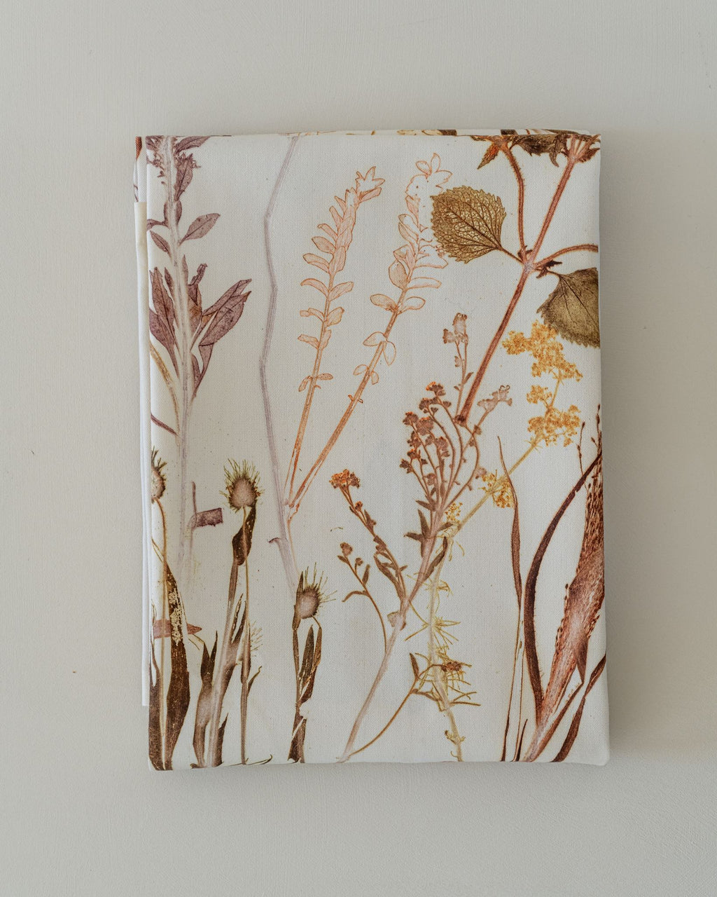 VON LINNÉ, Table Linen, Line of Leaves, Rusty Terracotta